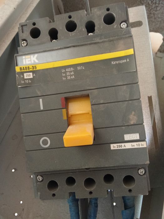 Автомат силовой IEK BA88-35