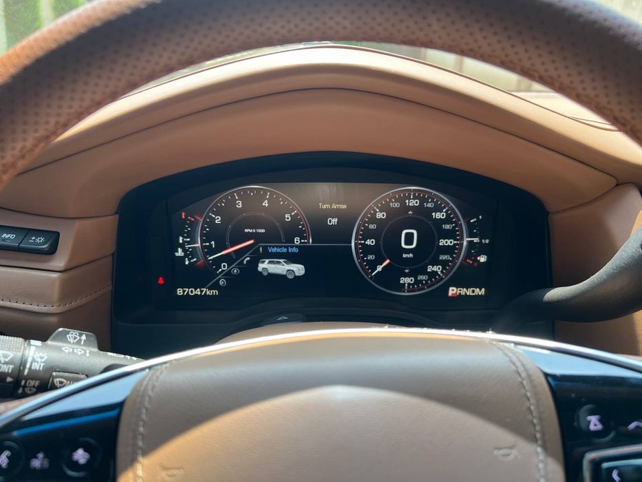 CADILLAC ESCALADE Sotiladi xolati allo