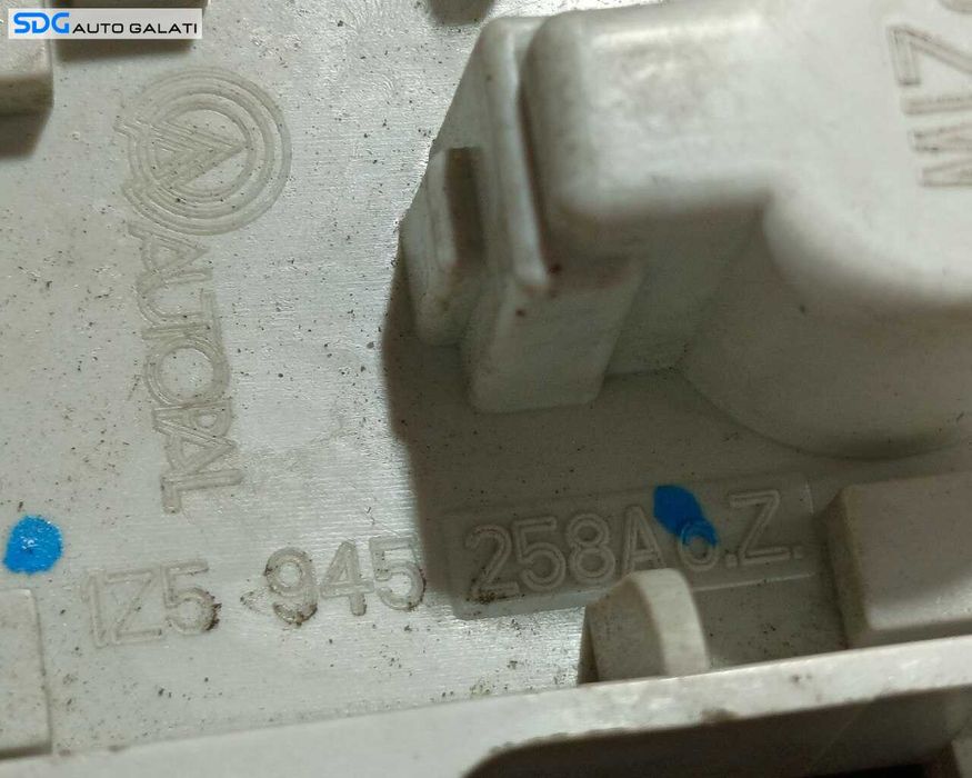 Soclu Suport Bec Becuri Stop Lampa Tripla Dreapta Skoda Octavia 2 2004 - 2013 Cod 1Z5945258A [LR7083]