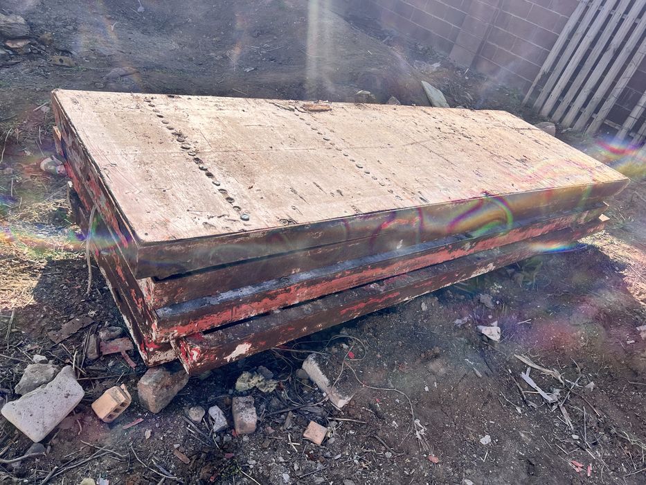 Продам универсальную опалубку -5шт