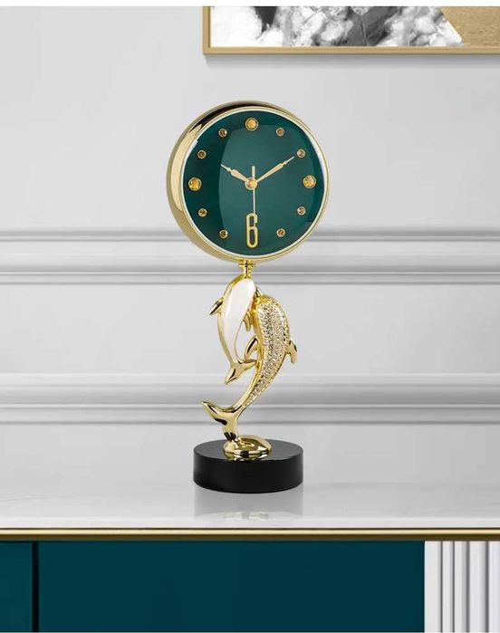 Часы интерьерные «Золотой Дельфин» – стиль и декор