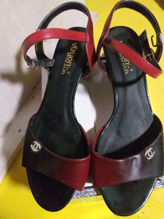 Женские красивые  босоножки