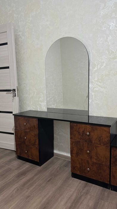 Продаётся спальный гарнитур