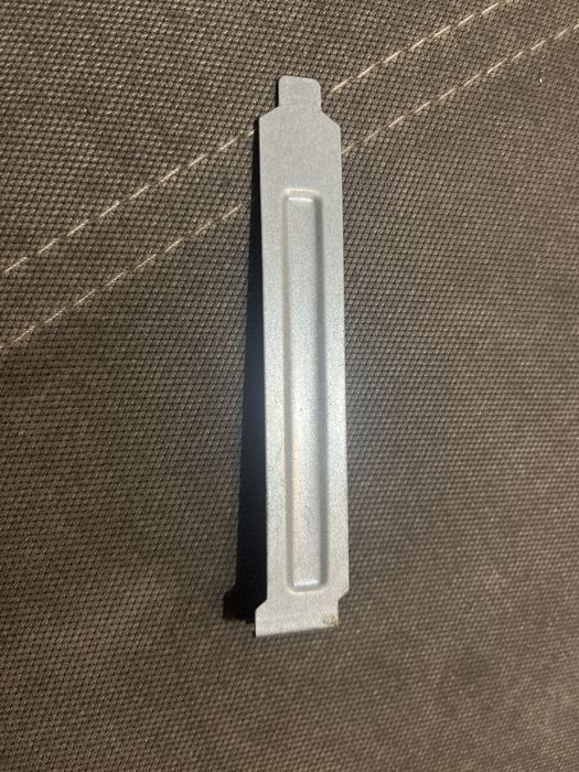 металлическая заглушка для PCI-слота