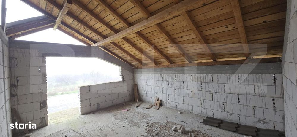 Casa la rosu, P+M, 4 camere, 400 mp teren, Simnicul de Jos