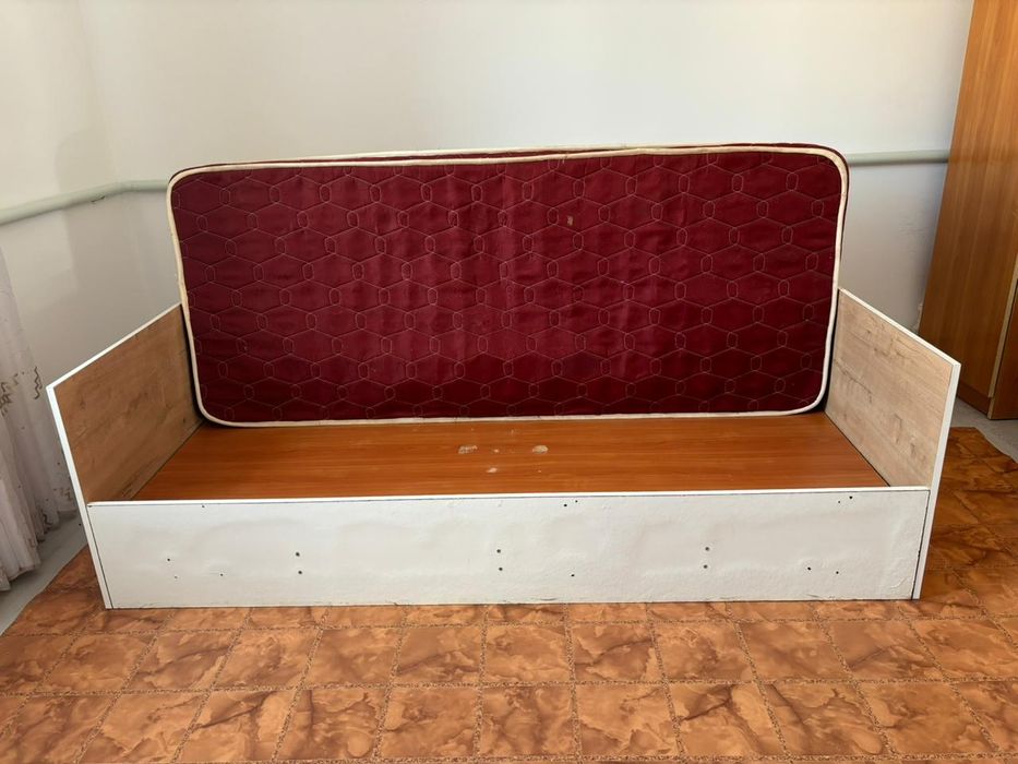 Односпальная кровать