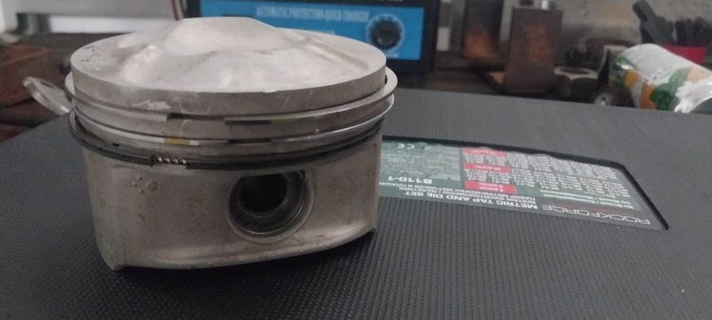 Продам один поршень двс m119