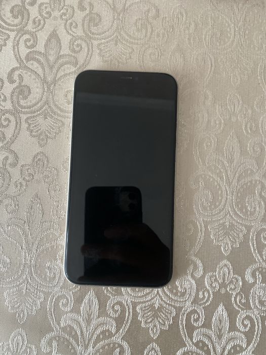 iphone 11 prodam