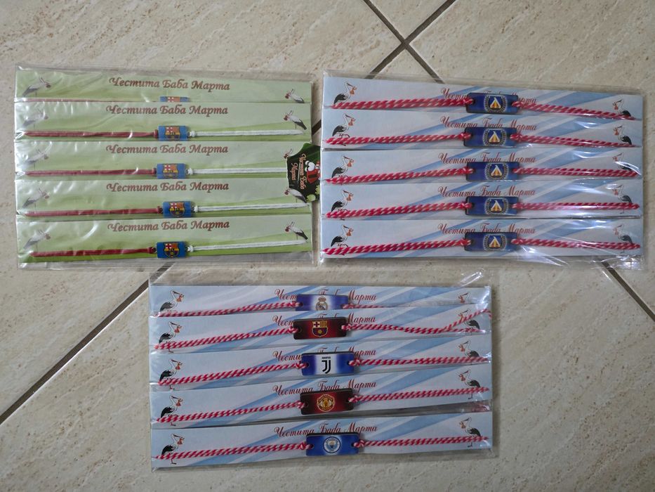 Мартеници Левски и Цска 1 брой 6лв, 5броя 25лв, 10броя 42лв, 20бр 75лв