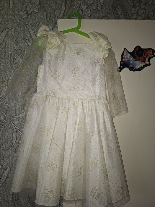 Продам платья детские