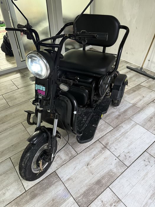 Scuter electric / triciclu electric – stare foarte bună