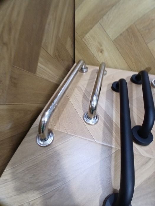 Poruchin . Vanna va hojathona uchun ushlagich.