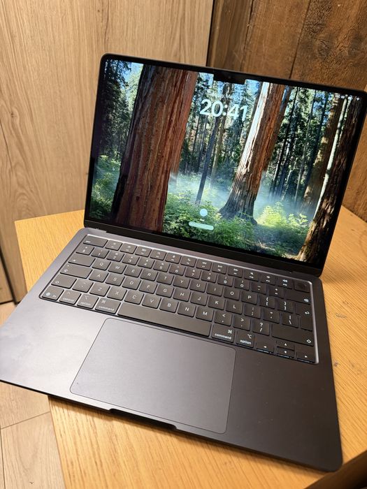 Schimb/vand Macbook air 13 inch m4