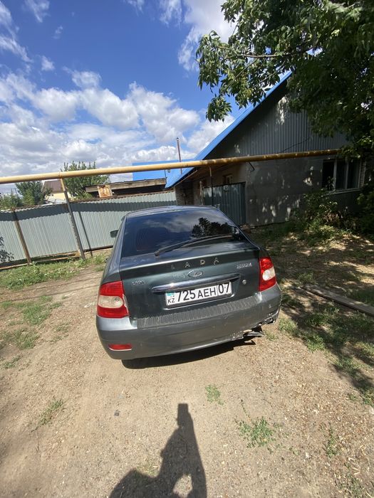 Продам срочно машину. Торг имеется.