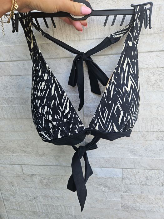 Лот от бански комплекти и горнища