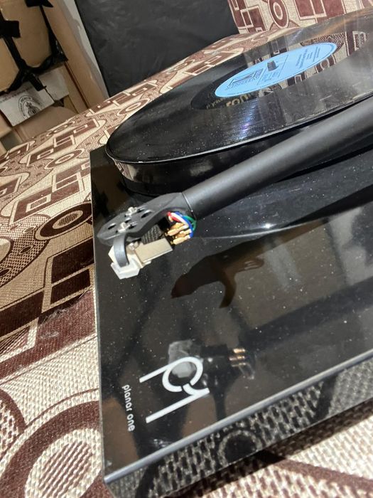 Виниловый проигрыватель Rega Planar 1 (Made in England)