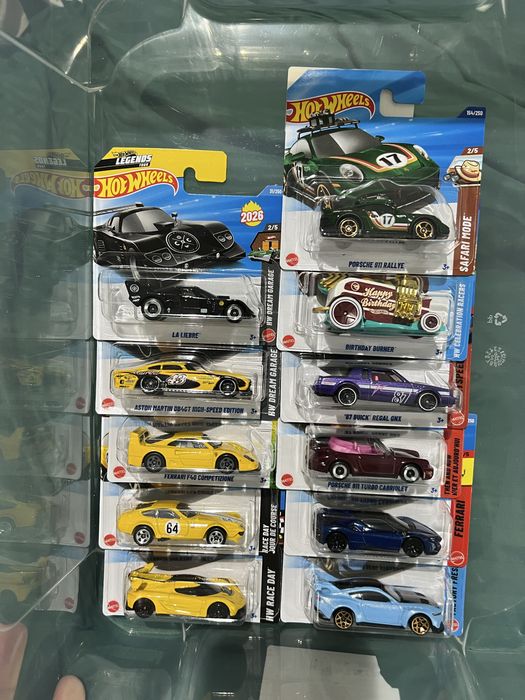Hot wheels ferrari buick porsche mustang TH