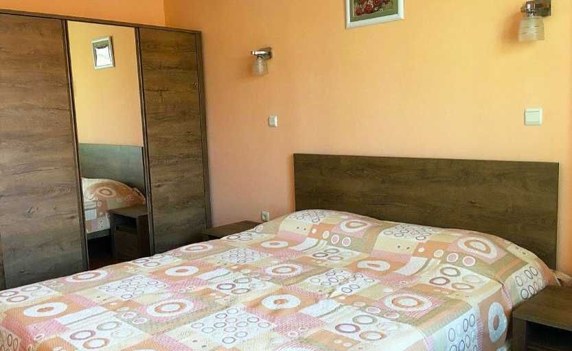 Дава се под наем Двустаен апартамент в Бургас, Център - 70 кв.м за 300 € - Снимка #4