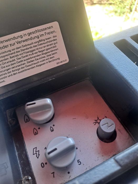 Lada frigorifica auto/rulota DOMETIC si Electrolux, ambele 12V / 220V si gaz la 30 mbar