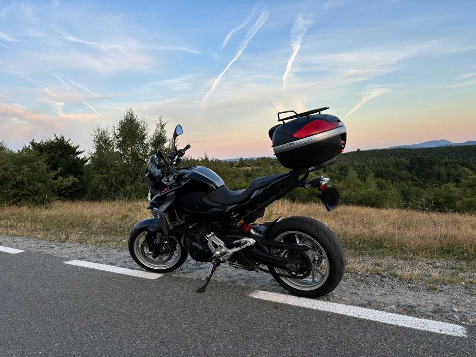 Motocicleta BMW F 900 R