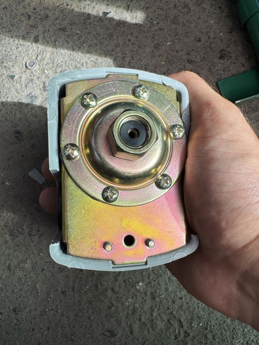 Реле давления для насосной станции