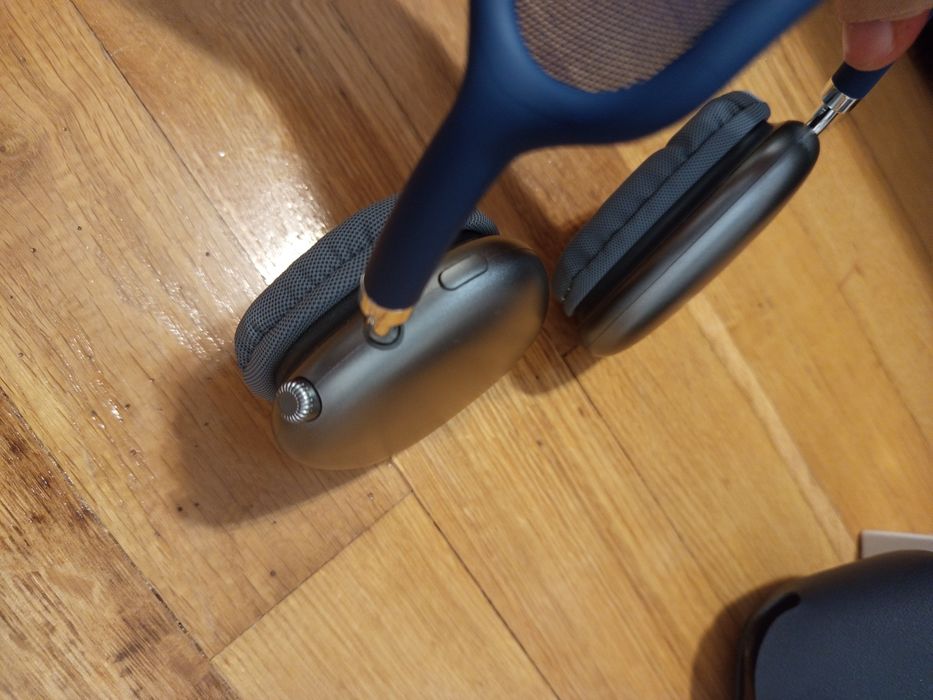 AirPods Max With Anc