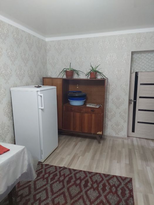 Продаю квартиру в Яшнабадском районе 58-воен/город 2х комнатная 49 м2.