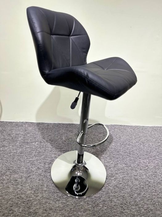 Barni stul  hittoyda ishlqb chiqarilgan birinchi qoldan