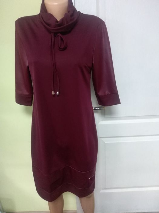 Продам платье размер  44