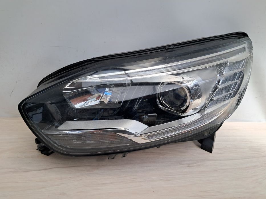 Фар Renault Captur 2019г