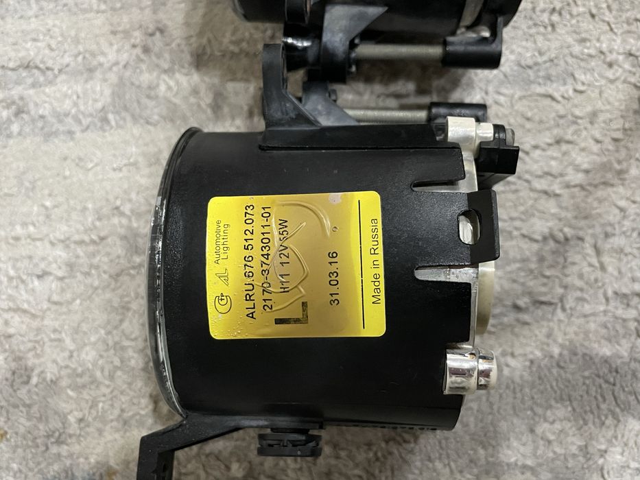 Продам оригинал туманки AL на приору