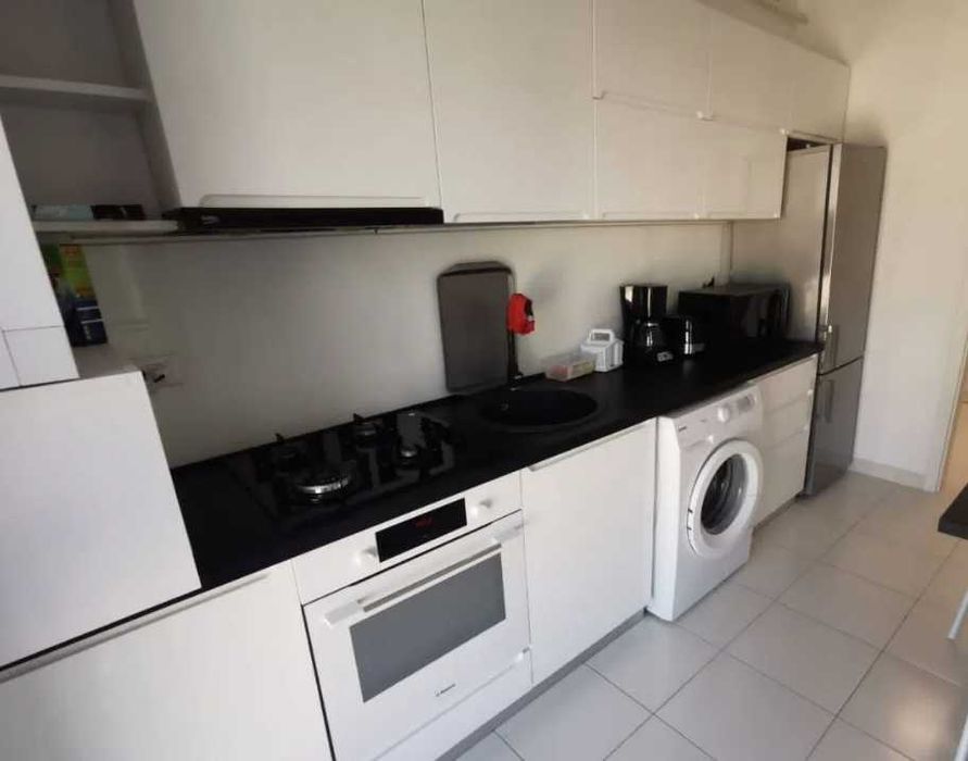 Дава се под наем Тристаен апартамент в Пловдив, Изгрев - 82 кв.м за 357 € - Снимка #3