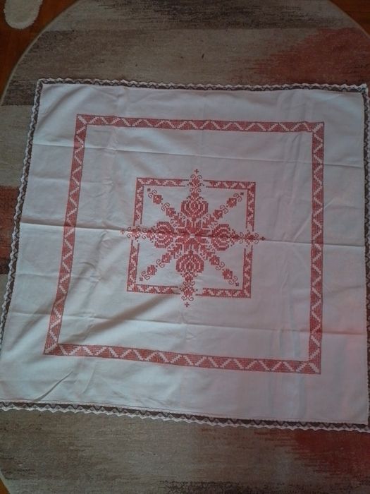 Fata de masă veche țărănească