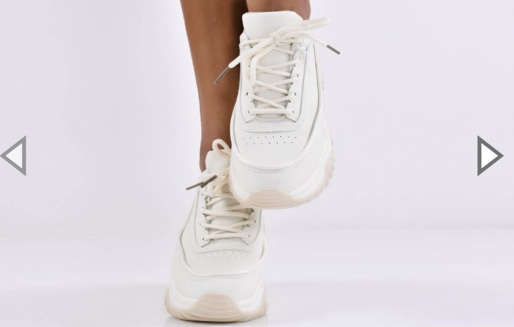 Дамски сникърси в бял цвят