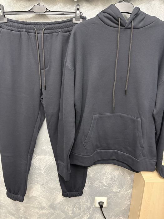 Мъжки екипи на едро