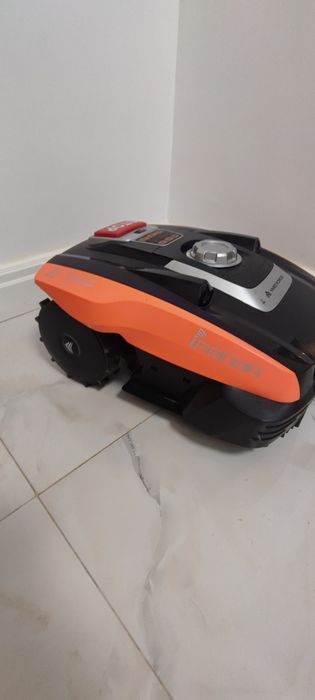 Robot de tuns gazon Yard Force Compact 300RBS