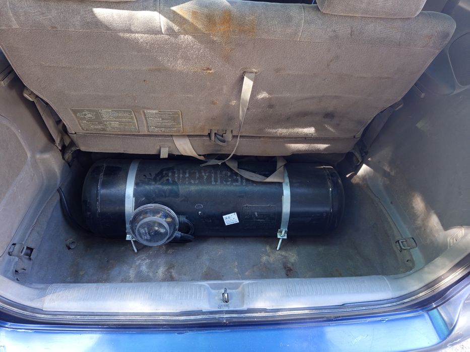 Продам Мазда MPV