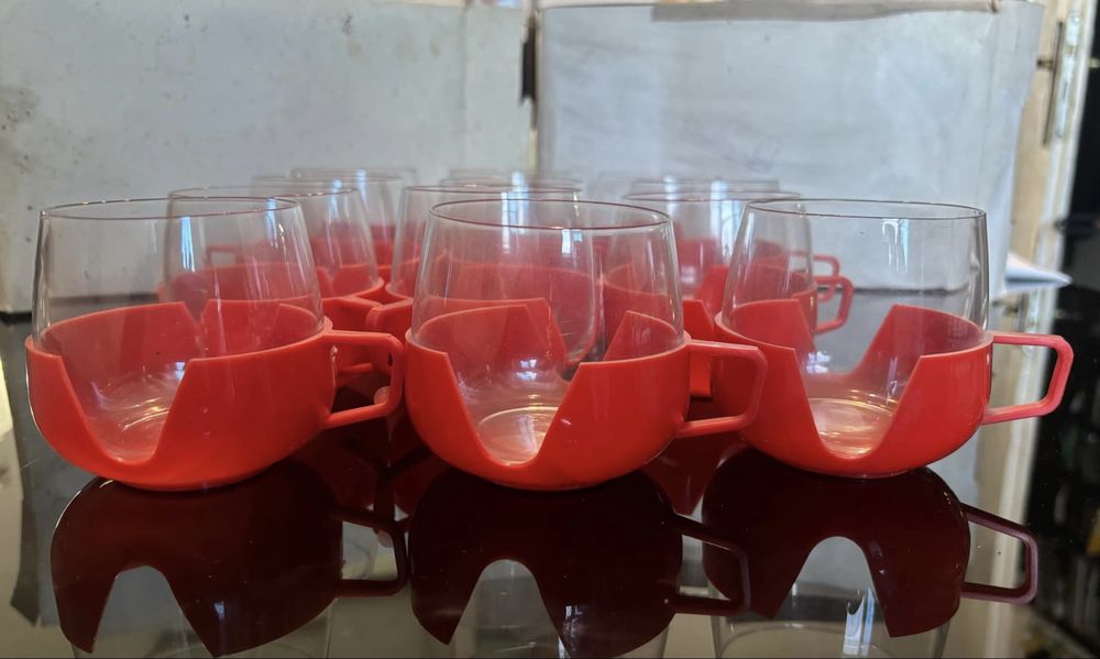 Чисто нови стъклени стъкани подстакани чаши от соц