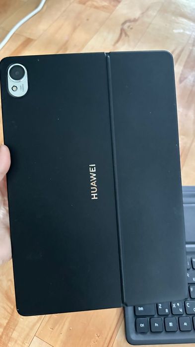 Продам планшет Huawei
