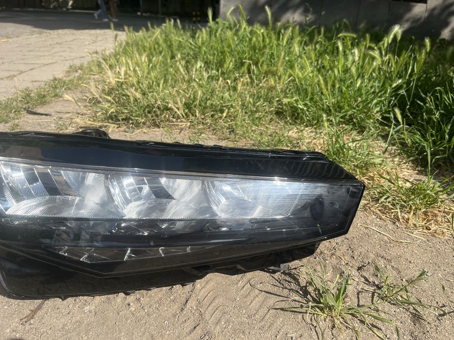 Десен фар за Skoda Scala/Шкода Скала