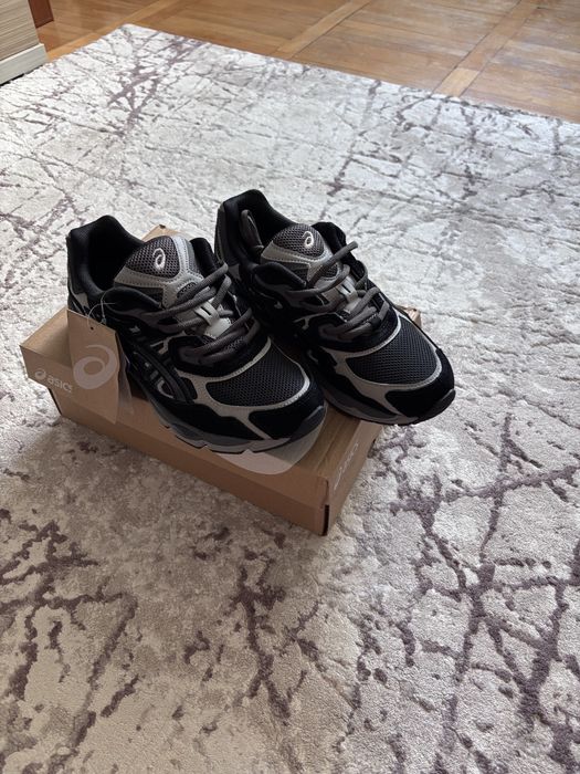 Adidași ASICS GEL-NYC "Black / Graphite Grey" - Noi, Mărimea 42, Full Box