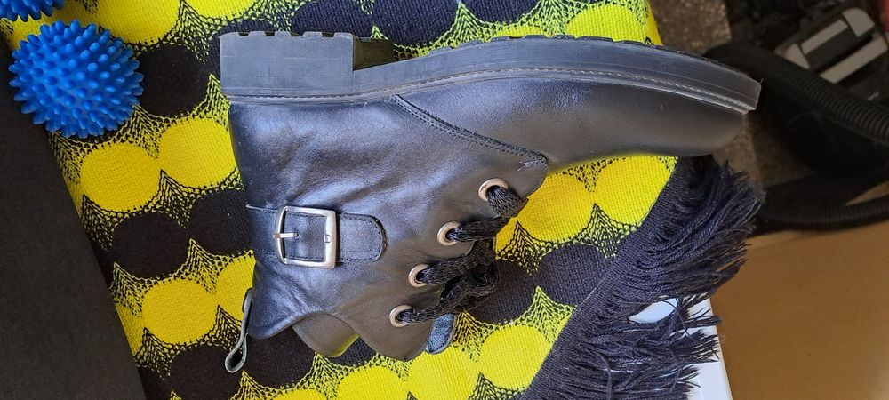 Обувки-истинска кожа 20лв 39ти номер