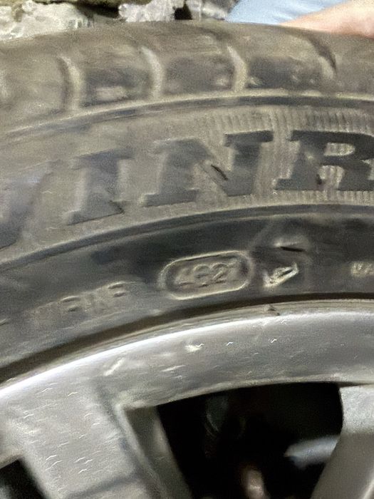 Продаётся балон и диски как новый Мерседес Бенс ariginal год 21-22