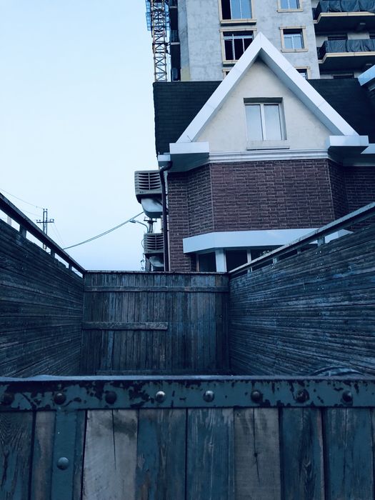 Gazel srochna sotiladi