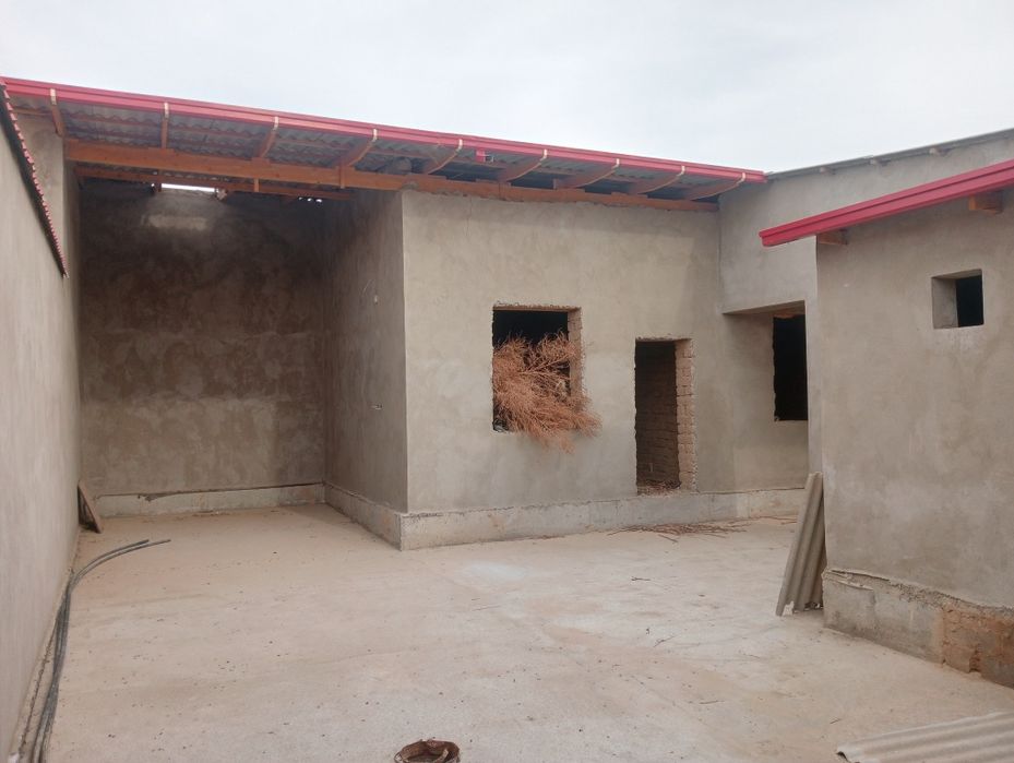 Xovli sotiladi 5.5 sotix 8 xonali