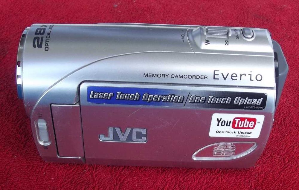 JVC GZ M90E камера