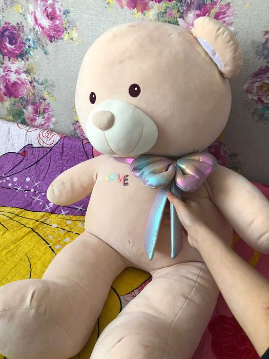 Продам метрового мишку.