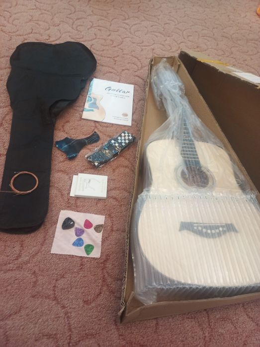 Гитара НОВАЯ срочно!!!