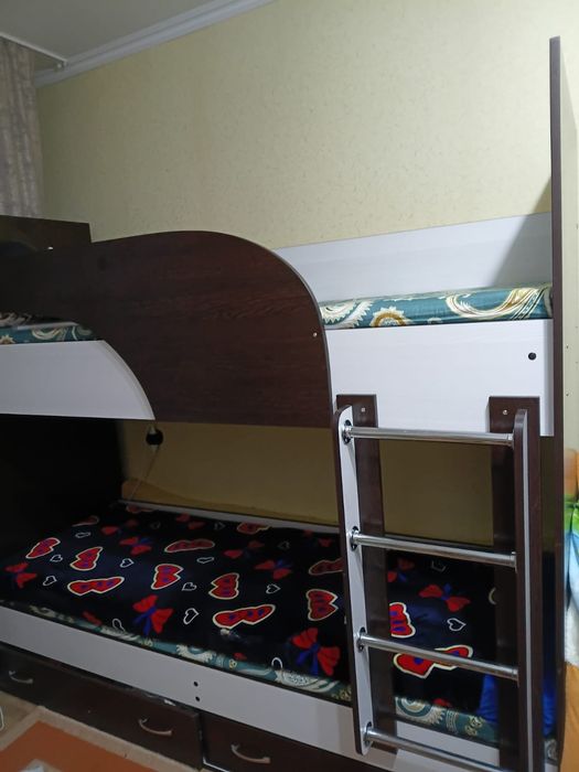 Продаётся кровать двухъярусная