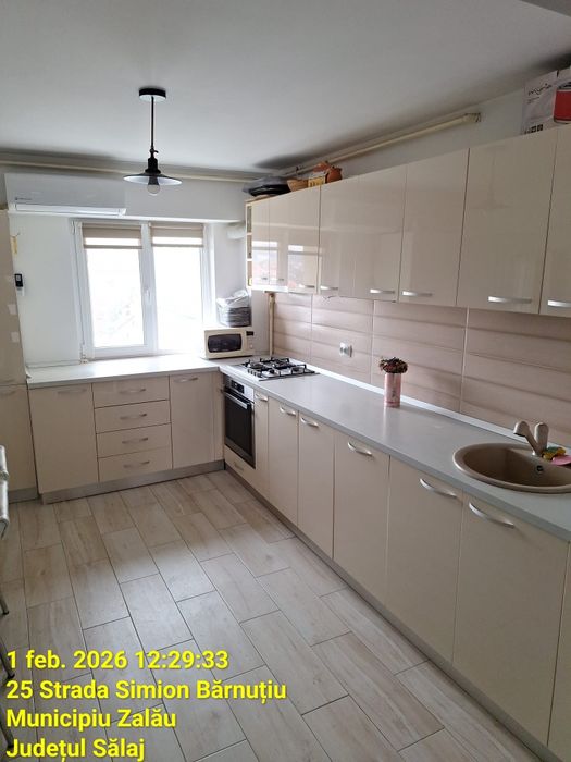 Apartament 3 camere, 72 mp, zona Casa Armatei